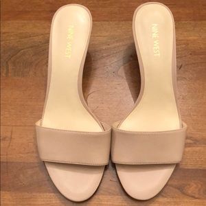 EUC Nine West Nude NwLynton Slides